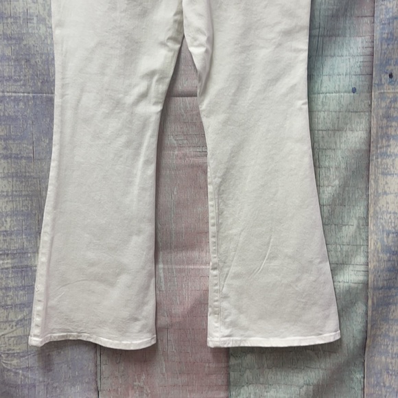 Brand new Woman’s Elizabeth and James jeans. - Picture 13 of 14